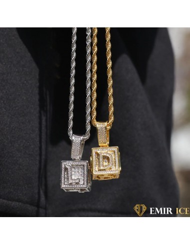 COLLIER PENDENTIF LUXECUBE INITIALE en stock